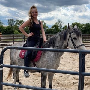 Meet your Posher, Maya